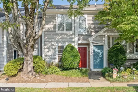 2805 Yarling Ct #2805, Falls Church, VA 22042
