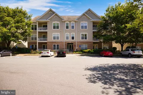 6509 Grange Ln #201, Alexandria, VA 22315