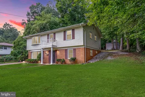 5543 Queensberry Ave, Springfield, VA 22151
