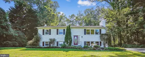 5742 Rolling Rd, Burke, VA 22015