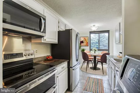 Kitchen - 1800 Old Meadow Rd #522, Mclean, VA 22102 photo 1 of 2