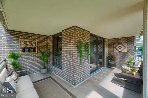 Exterior - 1800 Old Meadow Rd #522, Mclean, VA 22102 photo 1 of 9
