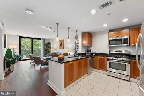 2451 Midtown Ave #306, Alexandria, VA 22303