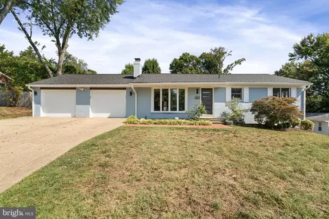 3404 Sunny View Dr, Alexandria, VA 22309
