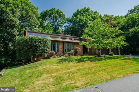 1430 Wolftrap Run Rd, Vienna, VA 22182