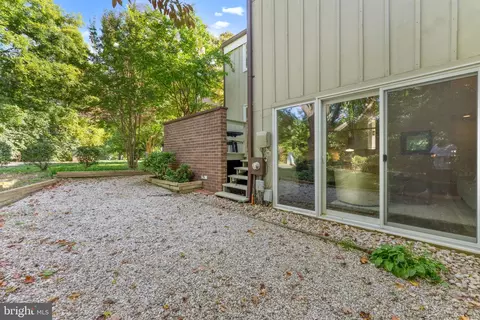 11522 Links Dr, Reston, VA 20190 photo 26