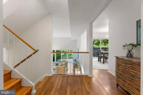 11522 Links Dr, Reston, VA 20190 photo 9