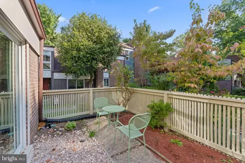 11522 Links Dr, Reston, VA 20190 photo 25