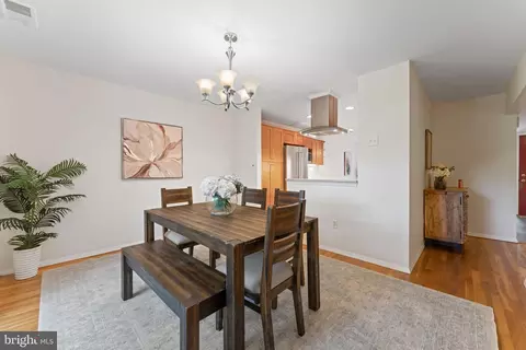 11522 Links Dr, Reston, VA 20190 photo 8