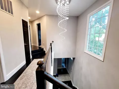 Entry Way - 9501 Millgate Pl, Burke, VA 22015 photo 3 of 9