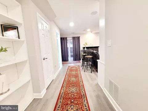 Entry Way - 9501 Millgate Pl, Burke, VA 22015 photo 8 of 9