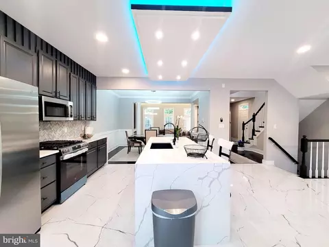 Kitchen - 9501 Millgate Pl, Burke, VA 22015 photo 2 of 3