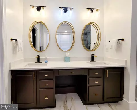 Bath - 9501 Millgate Pl, Burke, VA 22015 photo 1 of 10