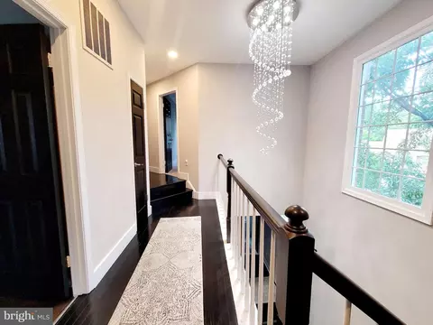 Entry Way - 9501 Millgate Pl, Burke, VA 22015 photo 4 of 9