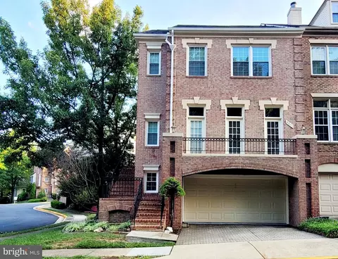 9501 Millgate Pl, Burke, VA 22015