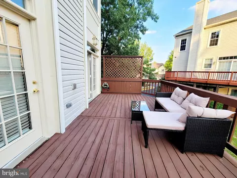 Exterior - 9501 Millgate Pl, Burke, VA 22015 photo 4 of 8