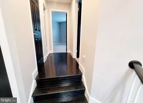 Entry Way - 9501 Millgate Pl, Burke, VA 22015 photo 6 of 9