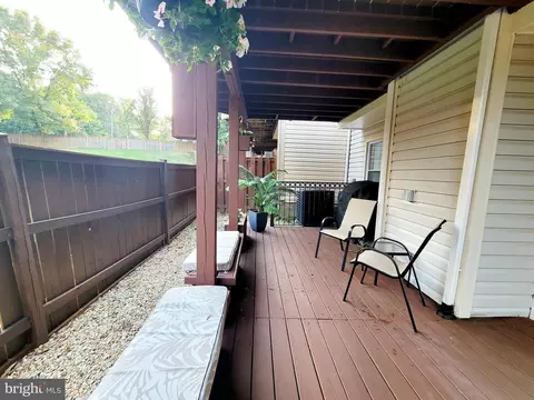 Exterior - 9501 Millgate Pl, Burke, VA 22015 photo 7 of 8