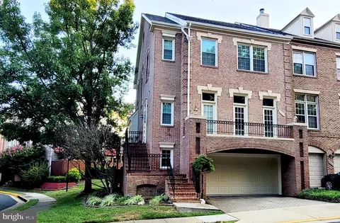Exterior - 9501 Millgate Pl, Burke, VA 22015 photo 1 of 8