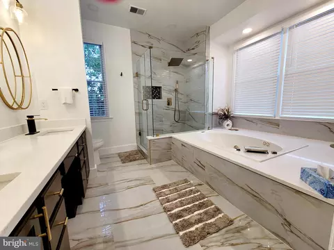 Bath - 9501 Millgate Pl, Burke, VA 22015 photo 6 of 10