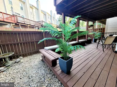 Exterior - 9501 Millgate Pl, Burke, VA 22015 photo 6 of 8