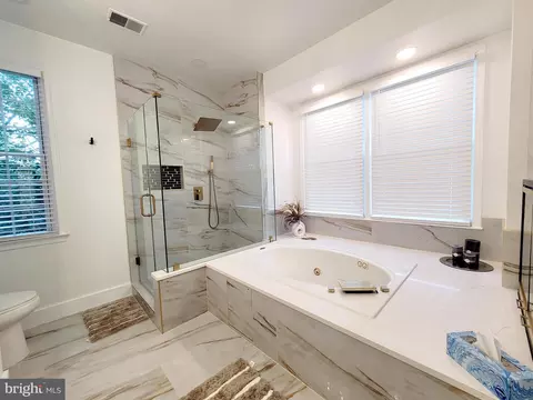 Bath - 9501 Millgate Pl, Burke, VA 22015 photo 5 of 10