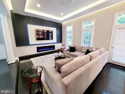 Living - 9501 Millgate Pl, Burke, VA 22015 photo 3 of 5