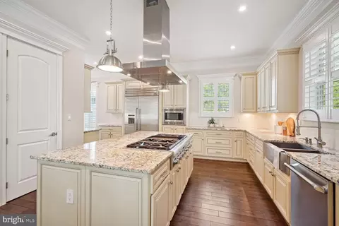 6701 Lumsden St, Mclean, VA 22101 photo 10