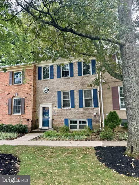 9303 Millbranch Pl, Fairfax, VA 22031