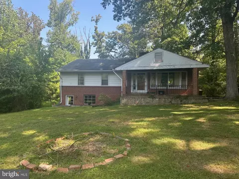 8650 Mchenry St, Vienna, VA 22180