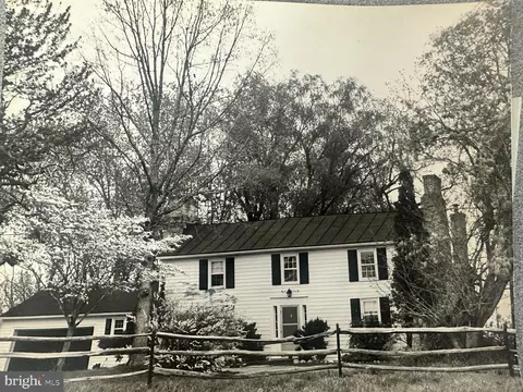 6275 Level Green Ln, Centreville, VA 20121