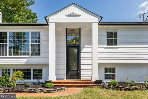8983 Brook Rd, Mclean, VA 22102 photo 1