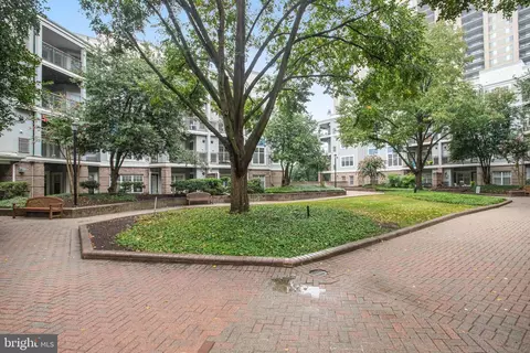 5575 Seminary Rd #104, Falls Church, VA 22041