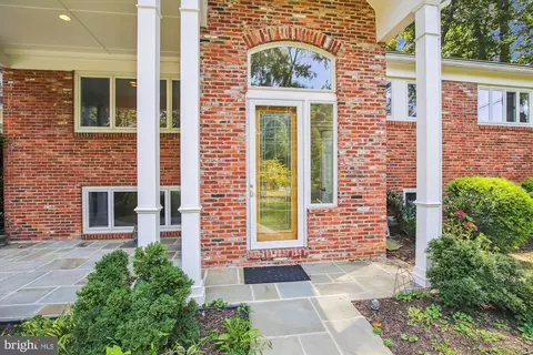 2441 Luckett Ave, Vienna, VA 22180 photo 5