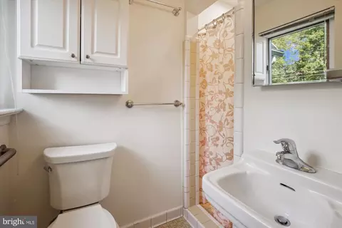 2441 Luckett Ave, Vienna, VA 22180 photo 26