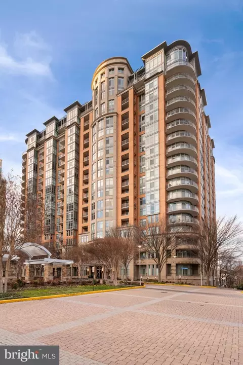 8220 Crestwood Heights Dr #1412, Mclean, VA 22102