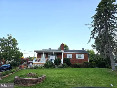 6065 Munson Hill Rd, Falls Church, VA 22044