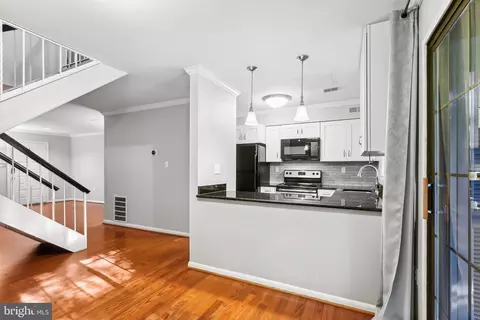 2049 Headlands Cir, Reston, VA 20191 photo 26