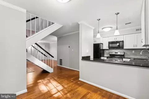 2049 Headlands Cir, Reston, VA 20191 photo 20