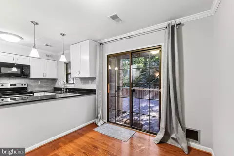 2049 Headlands Cir, Reston, VA 20191 photo 22
