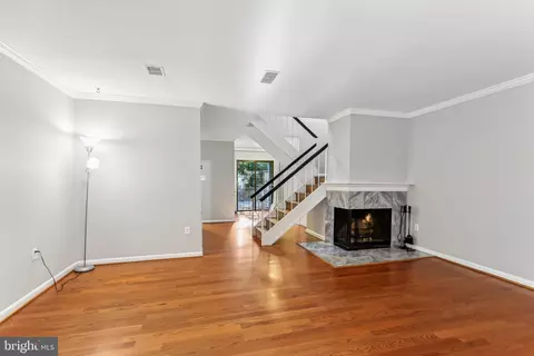 2049 Headlands Cir, Reston, VA 20191 photo 8