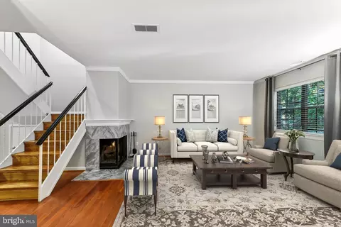 2049 Headlands Cir, Reston, VA 20191 photo 11