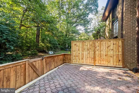 2049 Headlands Cir, Reston, VA 20191 photo 52