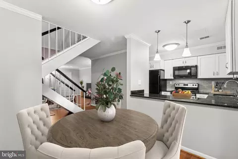 2049 Headlands Cir, Reston, VA 20191 photo 21