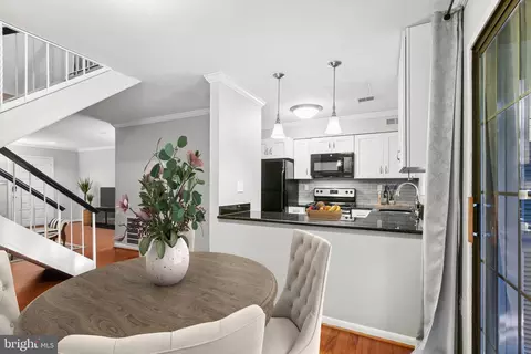 2049 Headlands Cir, Reston, VA 20191 photo 27