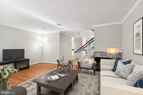 2049 Headlands Cir, Reston, VA 20191 photo 13