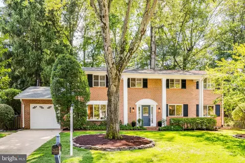 9803 Lord Ct, Fairfax, VA 22032