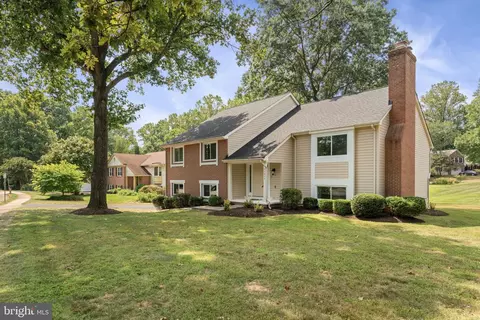 Exterior - 11427 Great Meadow Dr, Reston, VA 20191 photo 2 of 11