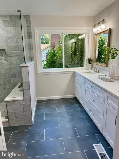 Bath - 11427 Great Meadow Dr, Reston, VA 20191 photo 5 of 10
