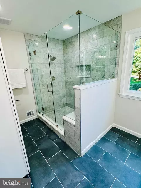 Bath - 11427 Great Meadow Dr, Reston, VA 20191 photo 2 of 10